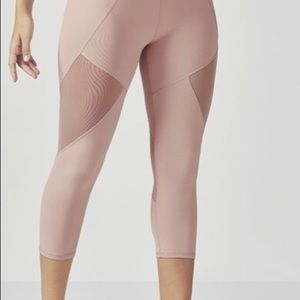 Salar Mesh Powerhold Capri NWT